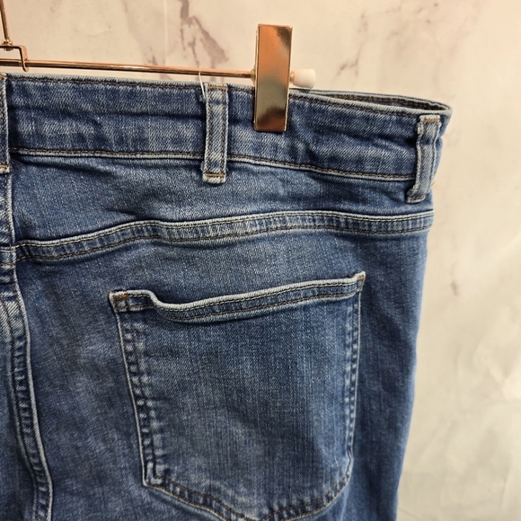 Boden Jeans Women 16 R Cavendish Girlfriend High Rise Embroidered Denim Crop - Picture 11 of 12